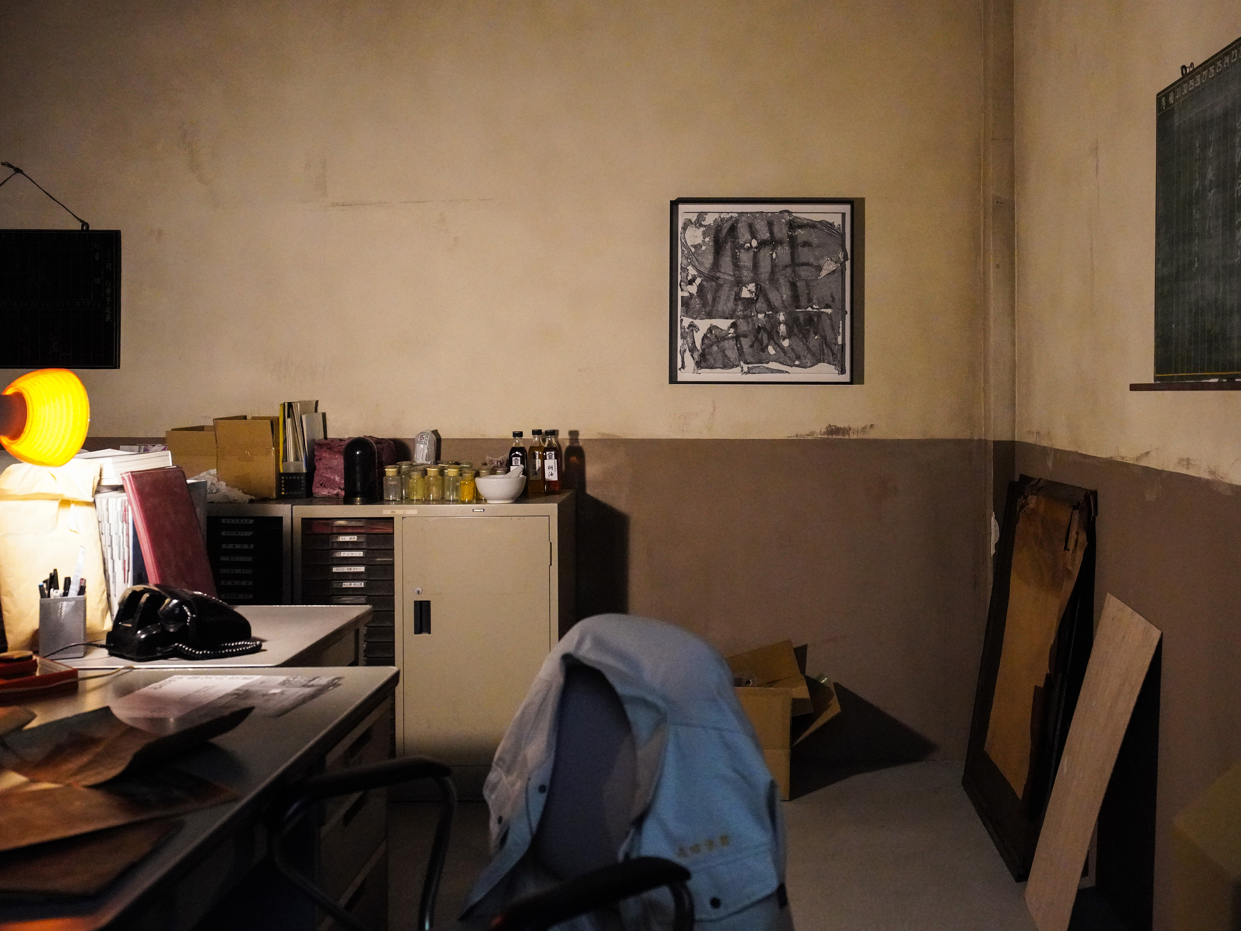 展示風景：《志田塗装　虚実の皮膜》AZUMATEI PROJECT、横浜、2022年